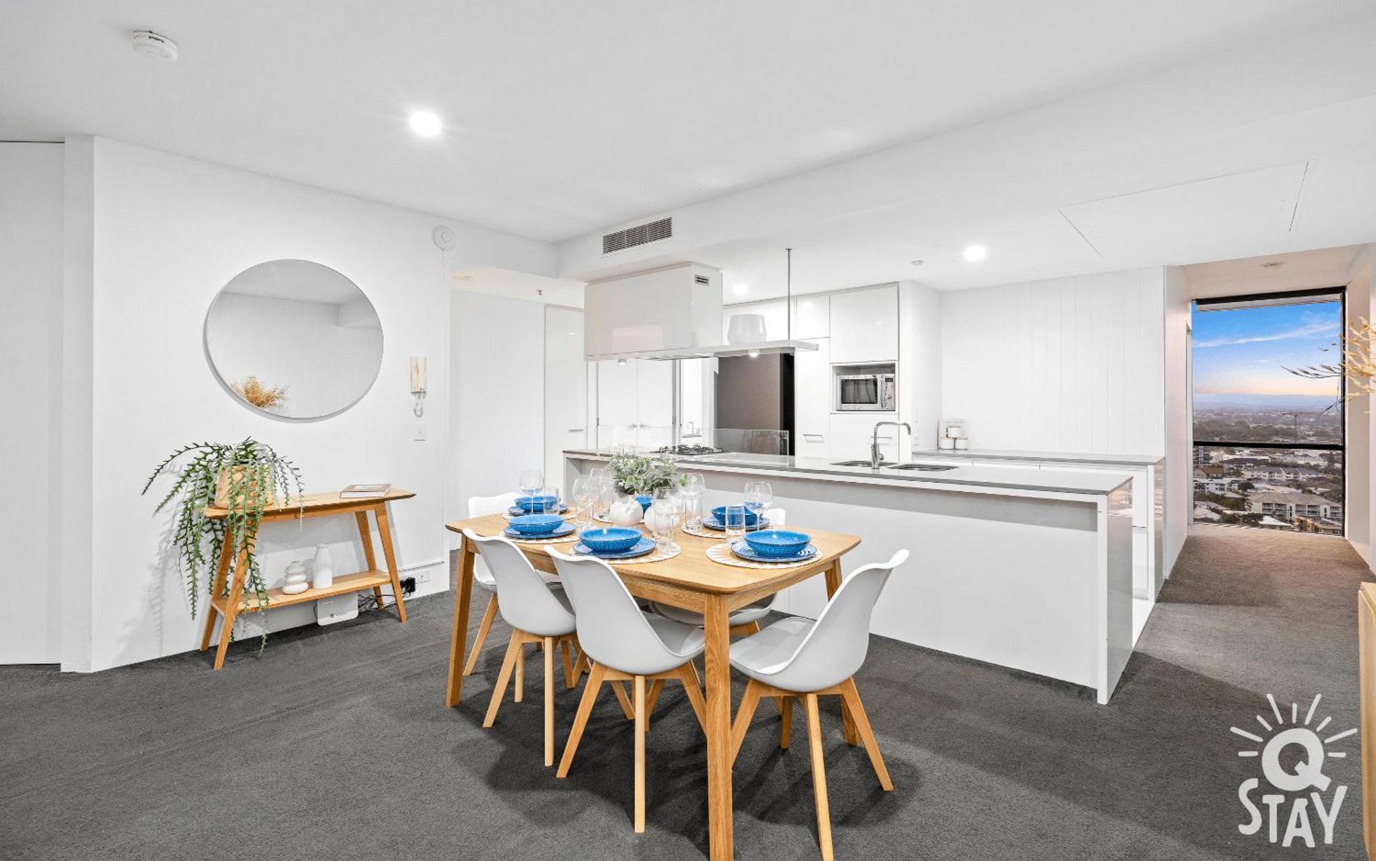 Circle On Cavill Surfers Paradise Mid Week Madness Deal - Q Stay Gold Coast Exterior photo
