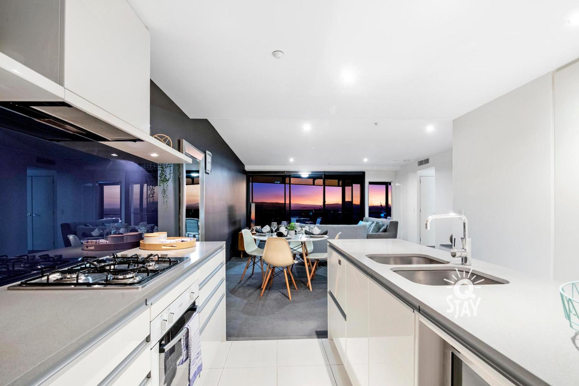 Circle On Cavill Surfers Paradise Mid Week Madness Deal - Q Stay Gold Coast Exterior photo