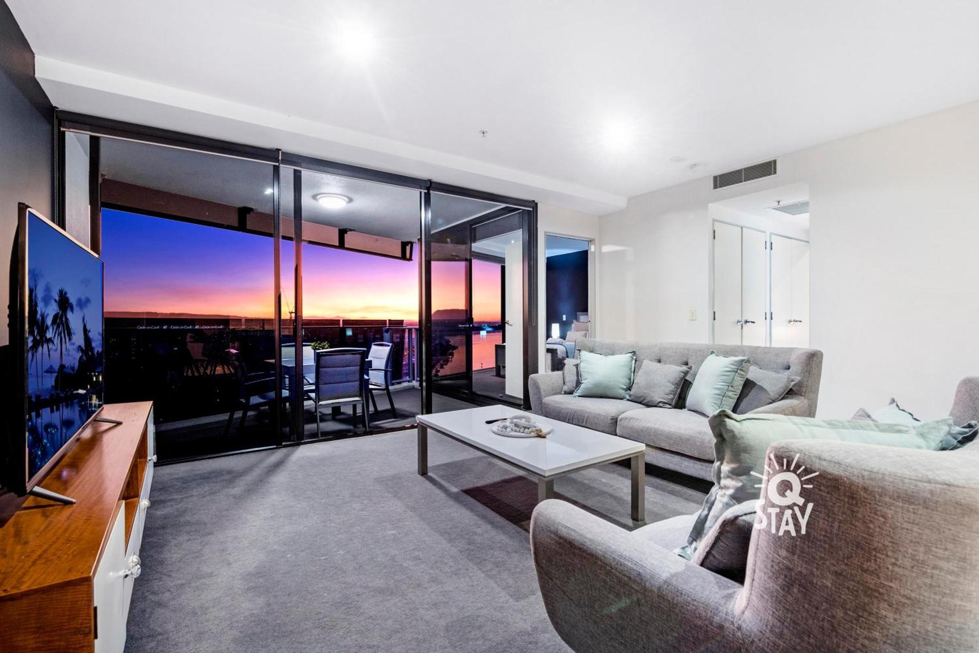 Circle On Cavill Surfers Paradise Mid Week Madness Deal - Q Stay Gold Coast Exterior photo