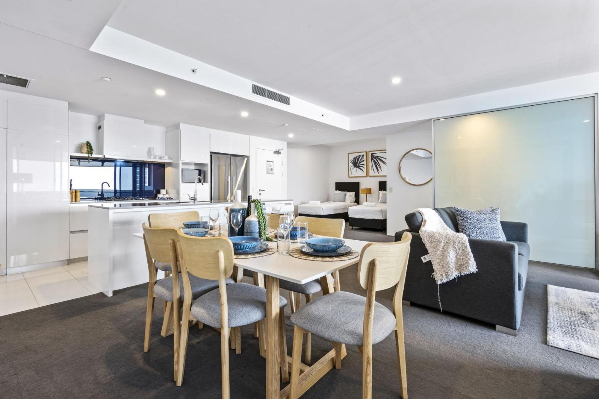 Circle On Cavill Surfers Paradise Mid Week Madness Deal - Q Stay Gold Coast Exterior photo